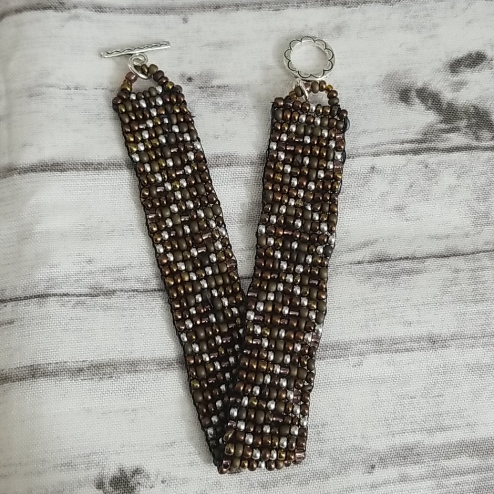 Brown, silver loom beaded bracelet - Picture 2 of 8